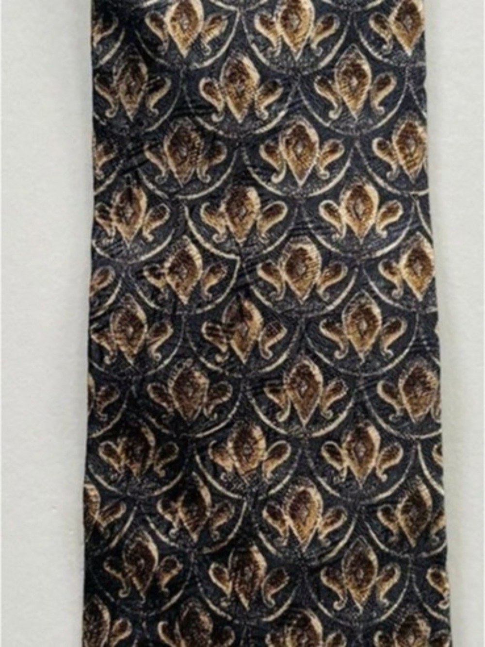 Club Room Paisley Tie in Black & Gold